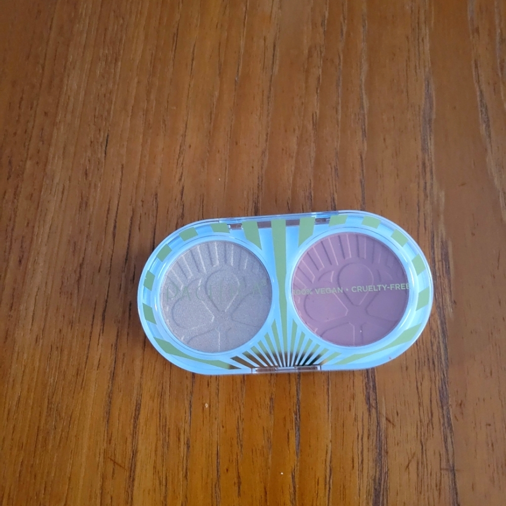 Pacifica Glimmer Shimmer highlighter  & Blush